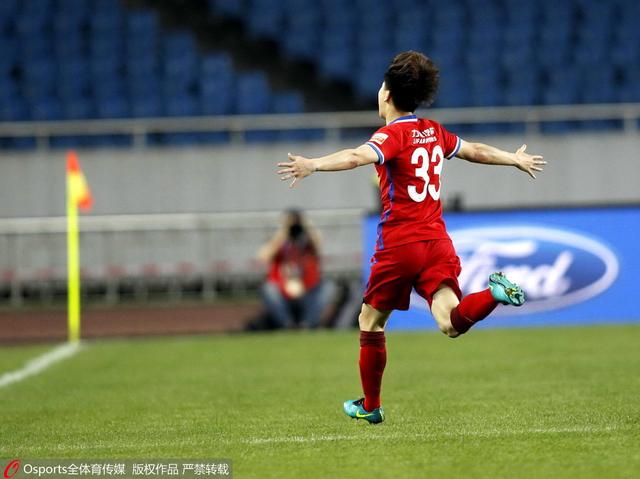 大方认爱卡哥：是的，我们订婚了 锦绣开年！