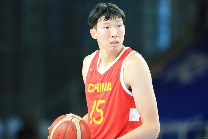 李悦的遭遇，因“小三”传闻被辞职、为救病患献出生命、却仍被网暴，不仅是个人悲剧，更是一个家庭的集体创伤。