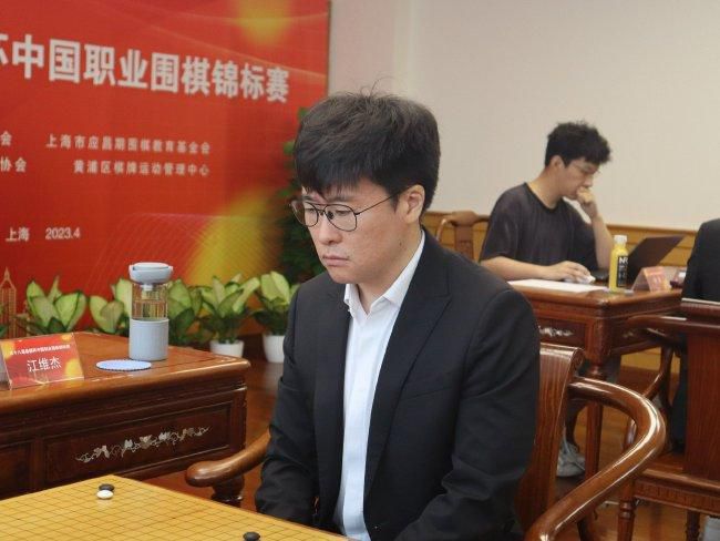 一二月已有《哀牢山》《祭屋》《纸人迷案》等7部国产恐怖片陆续定档,进一步印证了该类型市场的升温。