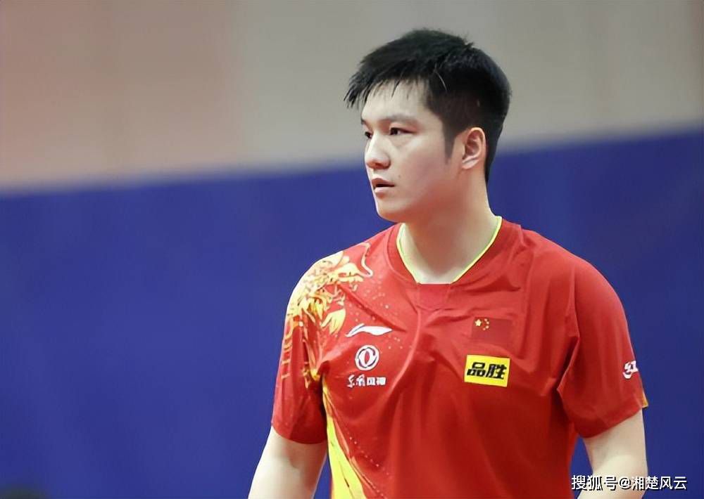 李悦的遭遇，因“小三”传闻被辞职、为救病患献出生命、却仍被网暴，不仅是个人悲剧，更是一个家庭的集体创伤。