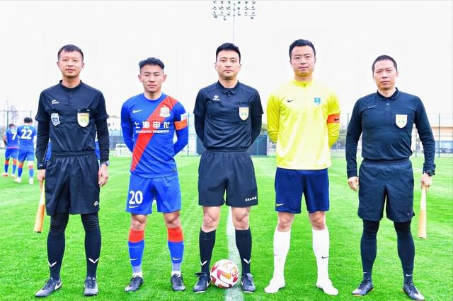 《玻璃之心》曝剧照 佐藤健、苏打对唱 | (2/9) 组图:开播倒数!