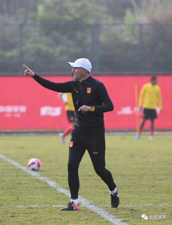 格伦·克洛斯、莎拉·保罗森、泰亚娜·泰勒、金·卡戴珊、妮... 法鲨归来!