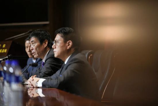 “画皮”篇的场景和构图从宋代绘画和戏曲中获得启发,角色造型参考线描仕女图。