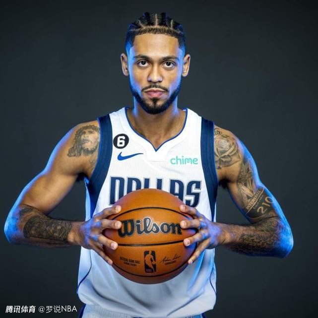 这一阶段的电影创作以荒诞喜剧为主，镜头敏锐捕捉社会转型期的独特气息，洋溢着充满生命力的现实主义色彩。