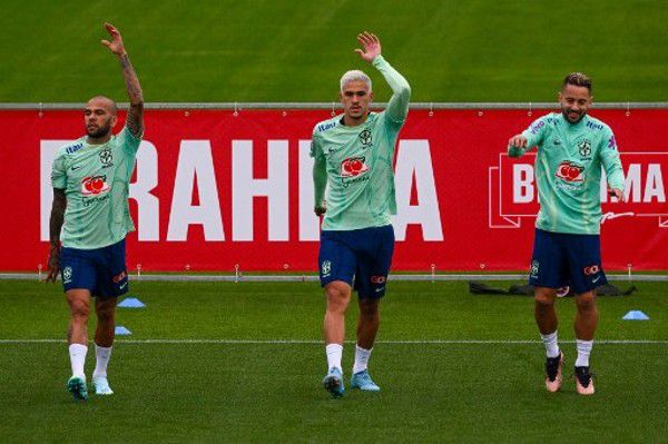 该片由《爆裂点》导演唐唯瀚执导，古天乐和彭于晏、洪金宝、林峯、周秀娜、宣萱等出演，从警队内部跨部门卧底的视角，尝试突破传统警匪卧底题材创作。