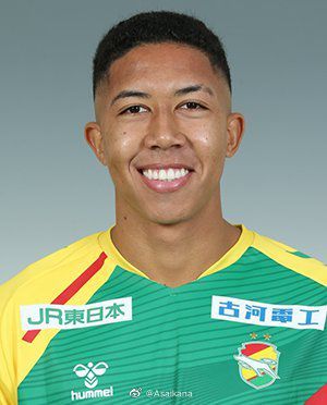身兼演员、导演、新闻主播和搞笑艺人等数职的北野武,如何在各领域都保持着巨大的存在感?