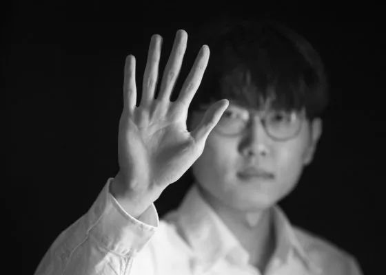 生完孩子后的黑木明纱已于今年5月重回工作岗位，而因初为人父的赤西仁不顾女儿只顾夜游，迫使黑木明 “穿过寒冬”破5亿 《李茂扮太子》逆袭升至亚军 2022-01-03 根据1月2日晚十点官方数据统计，全国院线总票房收3.KAT-TUN成员赤西仁与女星黑木明纱于去年2月结婚，去年九月生下第一个宝宝，日前他们的掌上明珠在网络曝光，被网友赞超可爱。
