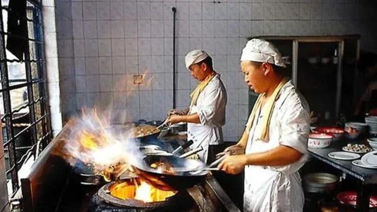 同时，这也体现了电影对生活的细致观察和巧妙提炼，将真实的生活百态以幽默诙谐的方式呈现给观众。