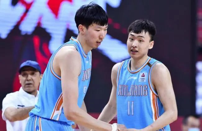 时隔两年，杀手与特工再续前缘，久别重逢却包含杀意 2022-03-05 《分手合约》曝海报 白百何、彭于晏久别重逢 2013-03-26 作为四月档唯一一部暖春疗伤之作，继先导预告的热潮后，片方再度公布了一款拥抱版海报和久别重逢预告，延续爱情与现实、爱情与成长的话题，从白百何、彭于晏的“清纯恋”过渡到“轻熟恋”。