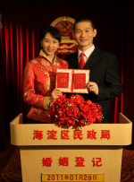 记者：有没有一些角色是你非常想演又没有演过的？