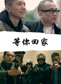 当天在一座庄园取景拍摄，染了金发的妮蔻现身，日渐strong的身姿驾驭了一套“美拉德配色”的服饰。