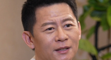 董子健携老婆孙怡游“北极” 冰天雪地撒狗粮 2018-02-23 近日，董子健更新了微博，晒出自己在冰天雪地中的自拍。